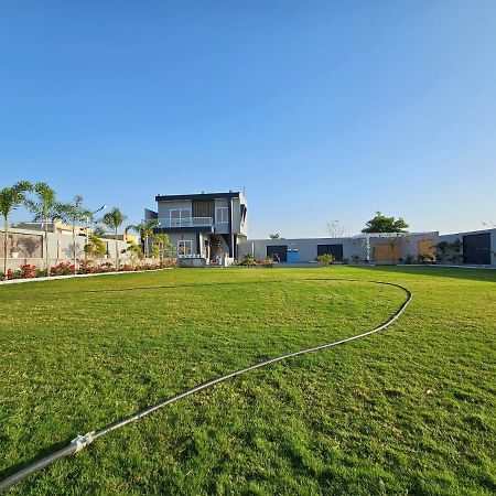 Shree Ambe Farmhouse Villa อุจเจน ภายนอก รูปภาพ