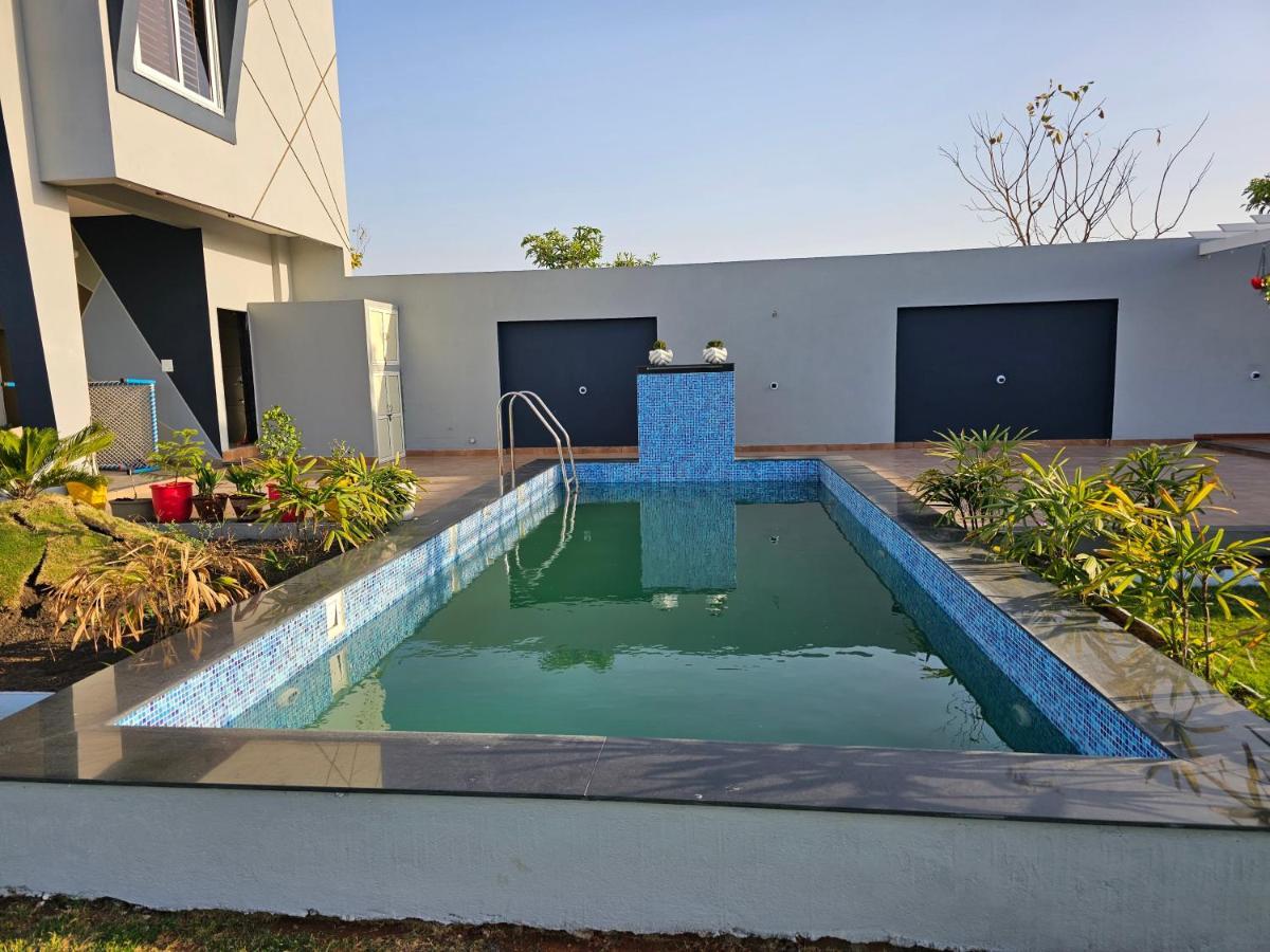 Shree Ambe Farmhouse Villa อุจเจน ภายนอก รูปภาพ