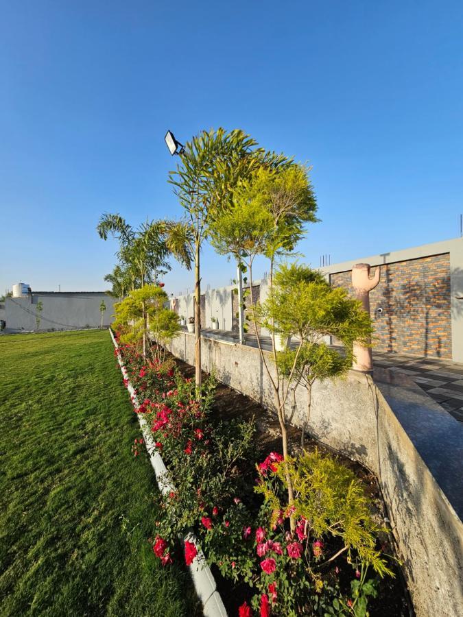 Shree Ambe Farmhouse Villa อุจเจน ภายนอก รูปภาพ